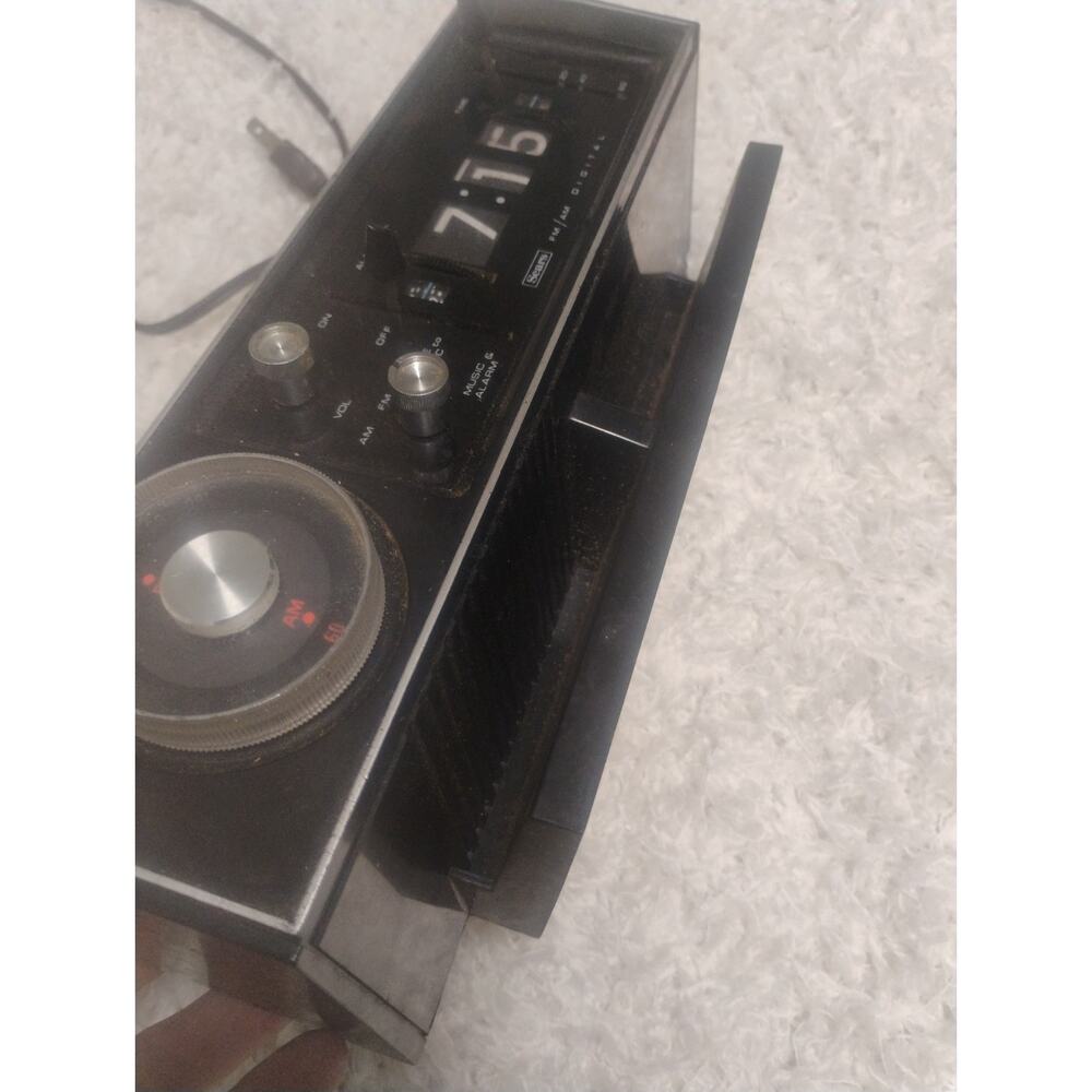 Vintage Sears AM/FM Flip Clock Radio Model 132.20540200 Woodgrain Retro MCM 70s' - Picture 3 of 14